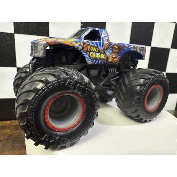 Monster Jam Truck Stone Crusher Monster Truck Scale 1:64 Spin Master Diecast Toy - Picture 7 of 9